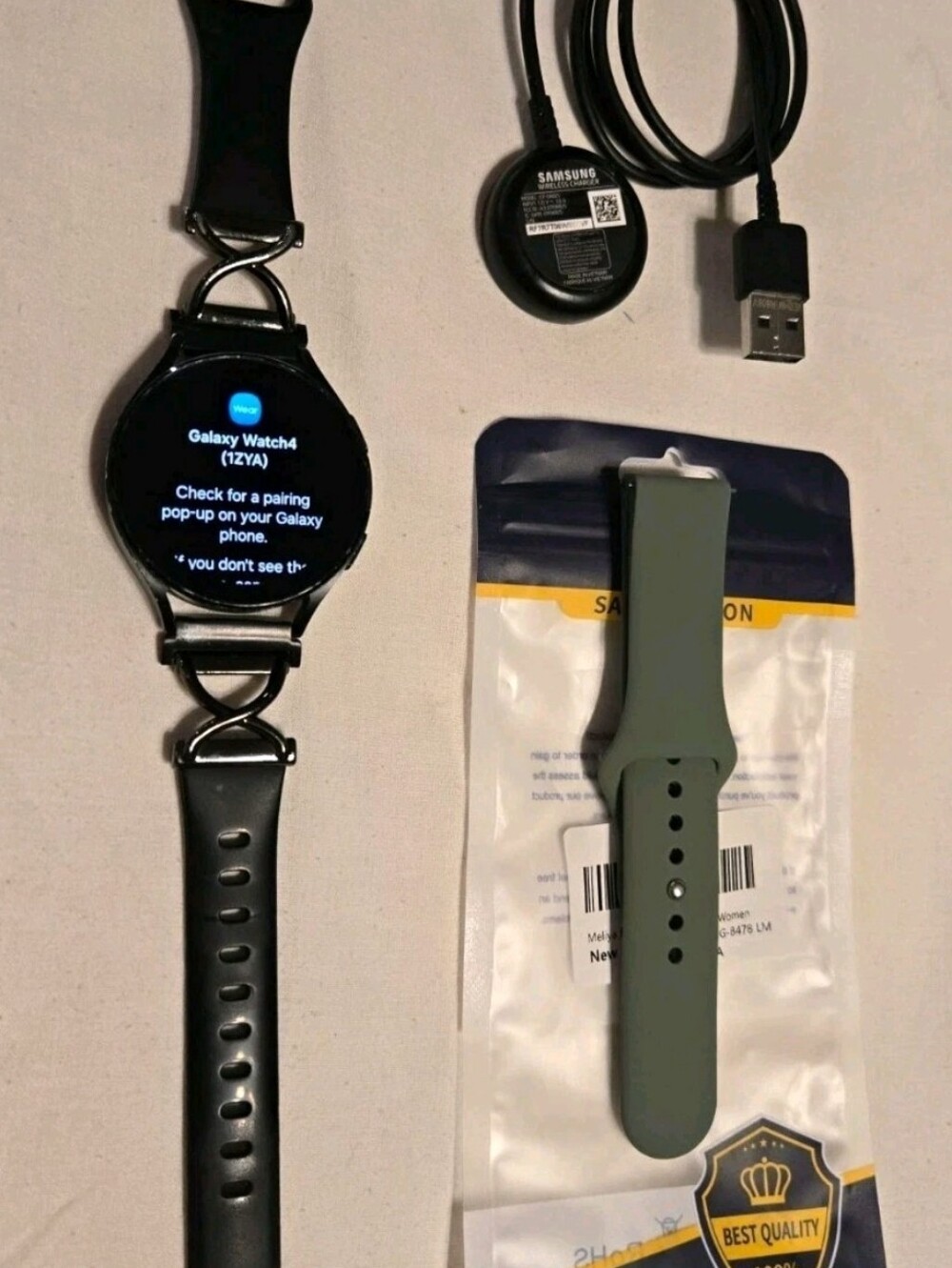 LTE Samsung Galaxy Watch4 Black w/Silicone Band 44mm SM-R875